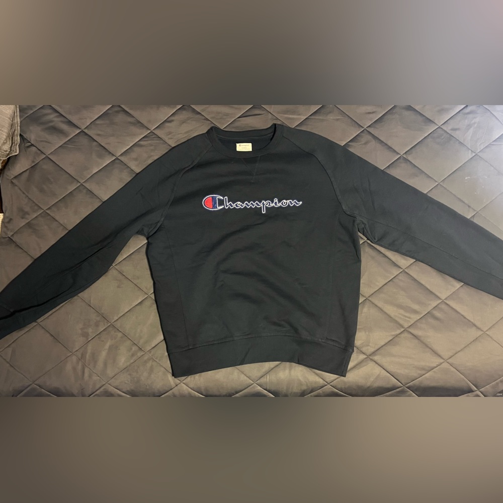 Navy Blue Champion Crew Neck Sweatshirt